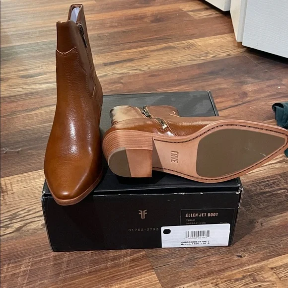 Frye Brown Ankle Boots with Zipper - Picture 4 of 4